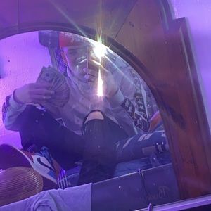 Meet your Posher, Ace